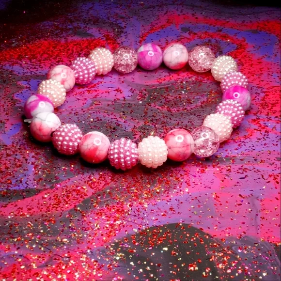 Pink beaded bracelet - Picture 4 of 5